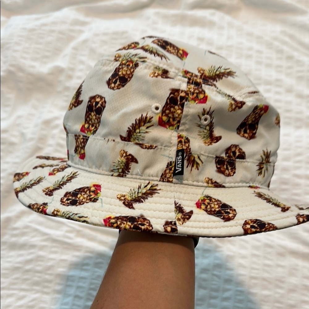 Vans White and Brown Teddy Bear Bucket Hat